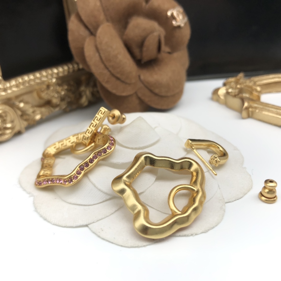 Versace La Medusa Curve Earrings - DopestKickz