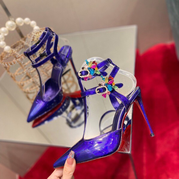 Christian Louboutin Maravilla Pump - DopestKickz