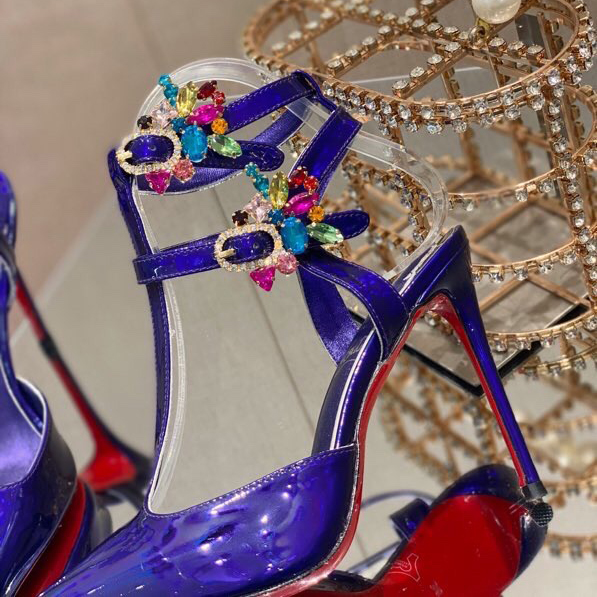 Christian Louboutin Maravilla Pump - DopestKickz