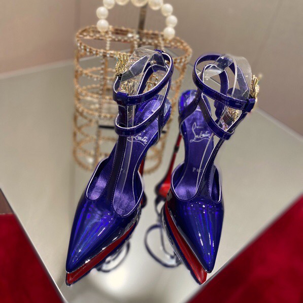 Christian Louboutin Maravilla Pump - DopestKickz