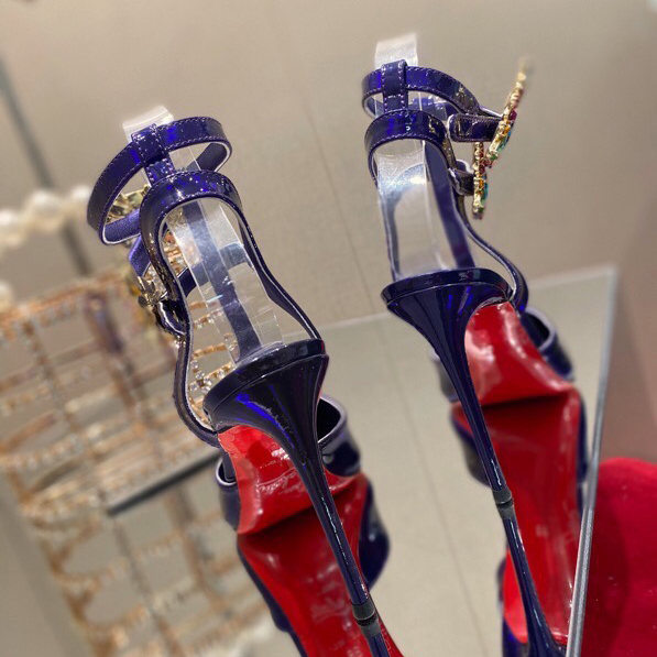 Christian Louboutin Maravilla Pump - DopestKickz