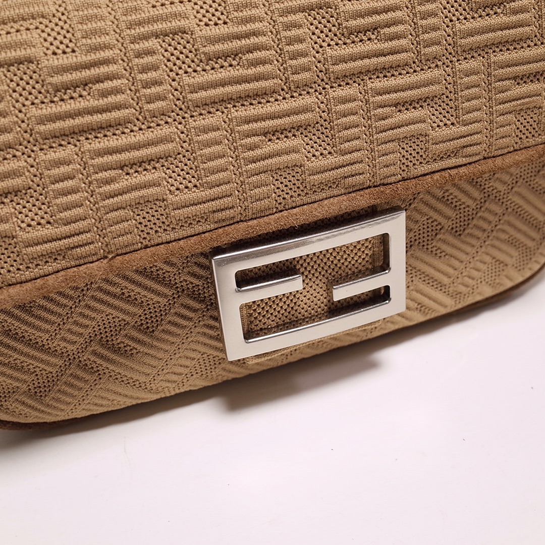 Fendi Iconic Medium Baguette Bag With Chain  (24-14.5-7CM)   8BR793 - DopestKickz