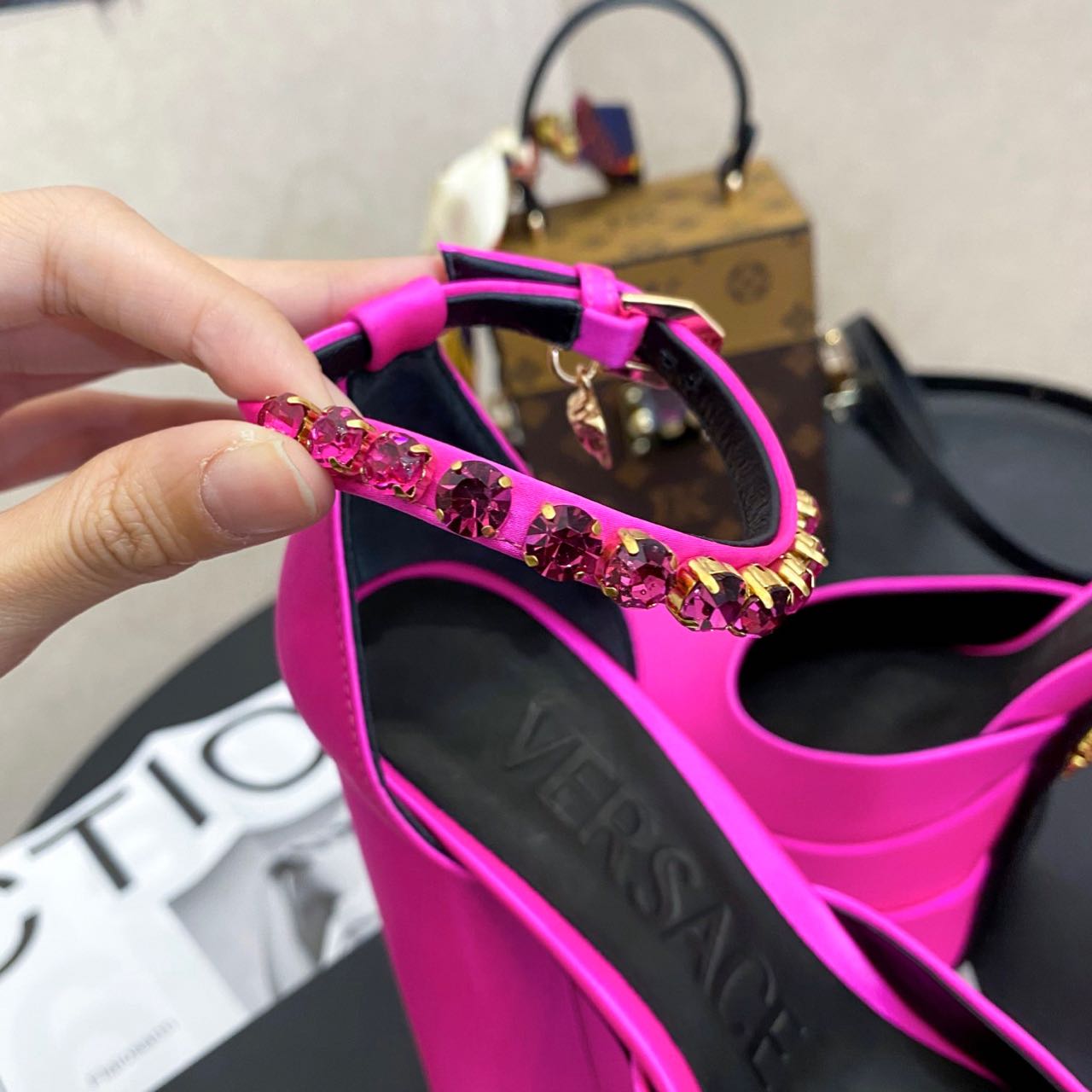 Versace Medusa Aevitsa Platform Pumps(15.5cm) - DopestKickz