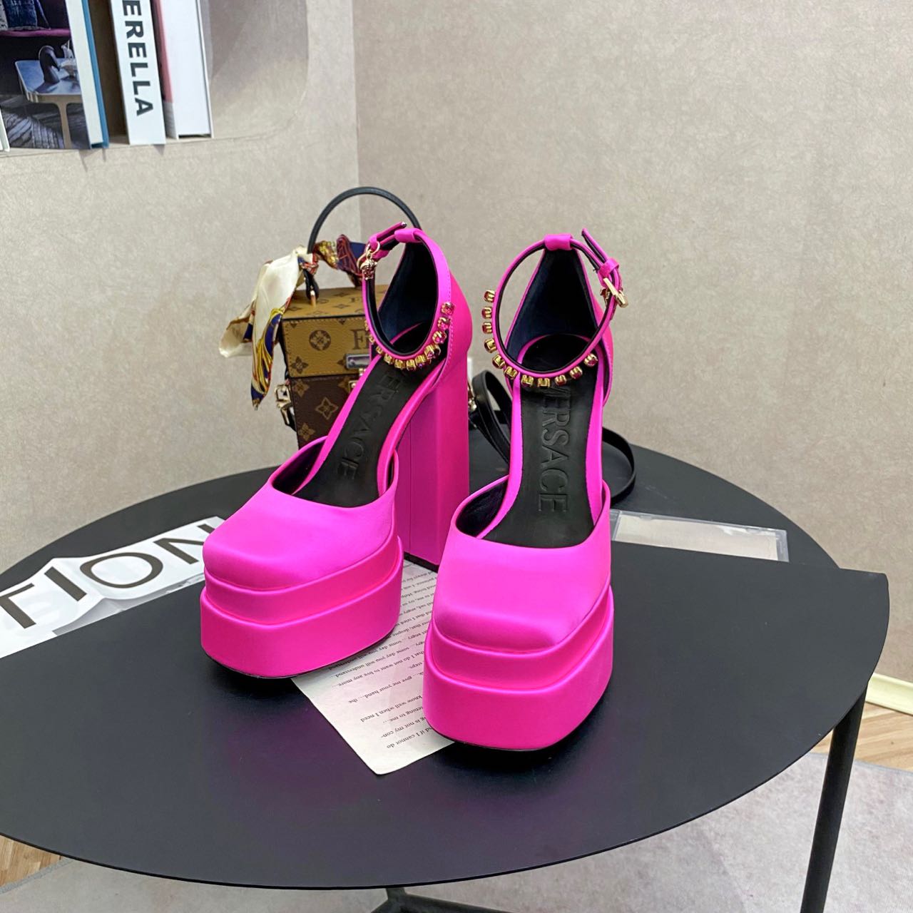 Versace Medusa Aevitsa Platform Pumps(15.5cm) - DopestKickz