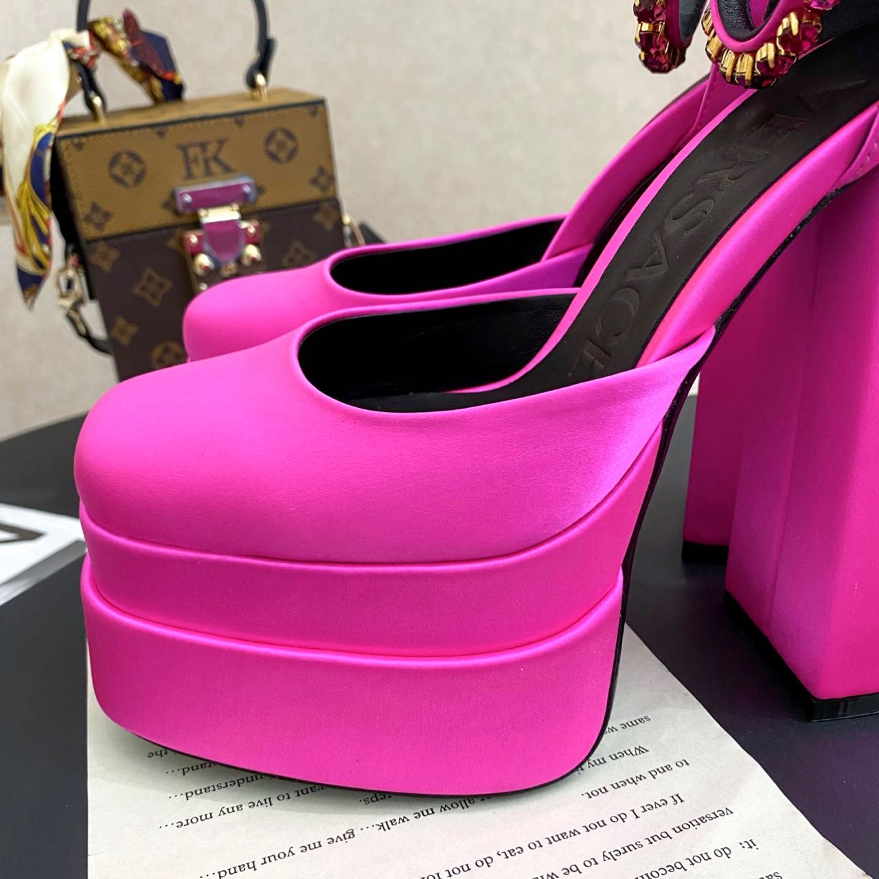 Versace Medusa Aevitsa Platform Pumps(15.5cm) - DopestKickz