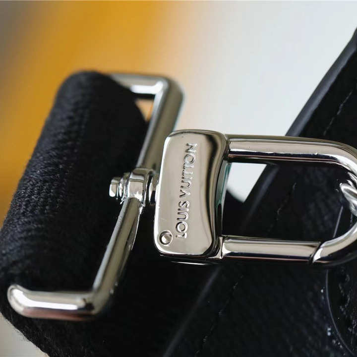 Louis Vuitton Monogram  Shoulder Bag(22-14.5-4.5cm)   - DopestKickz