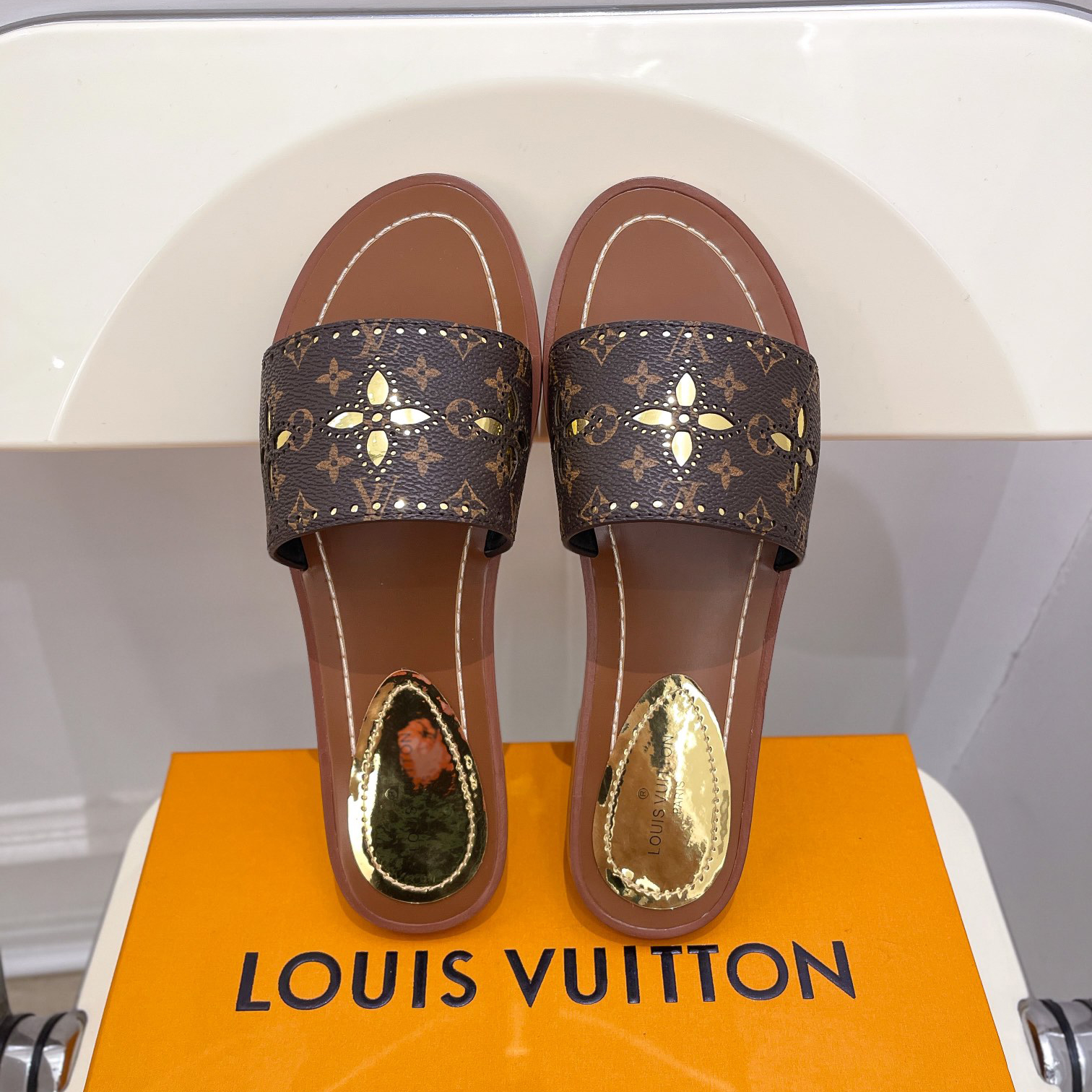 Louis Vuitton Lock It Flat Mule   1A9RC5 - DopestKickz