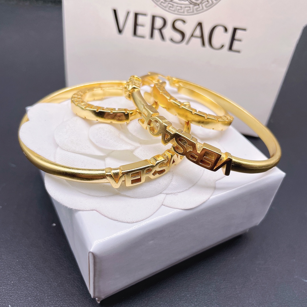 Versace La Medusa Greca Hoop Earrings - DopestKickz