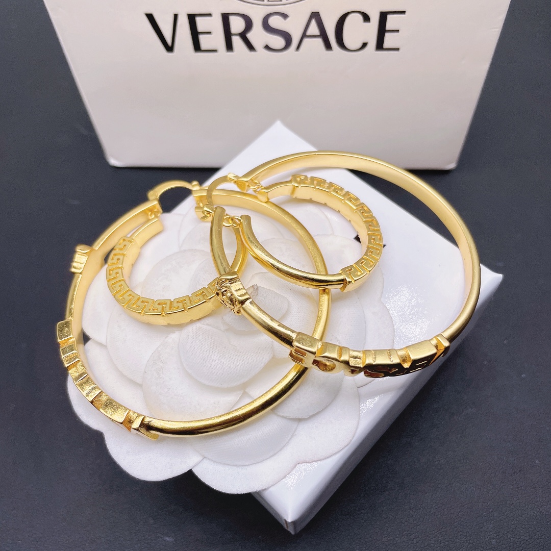 Versace La Medusa Greca Hoop Earrings - DopestKickz