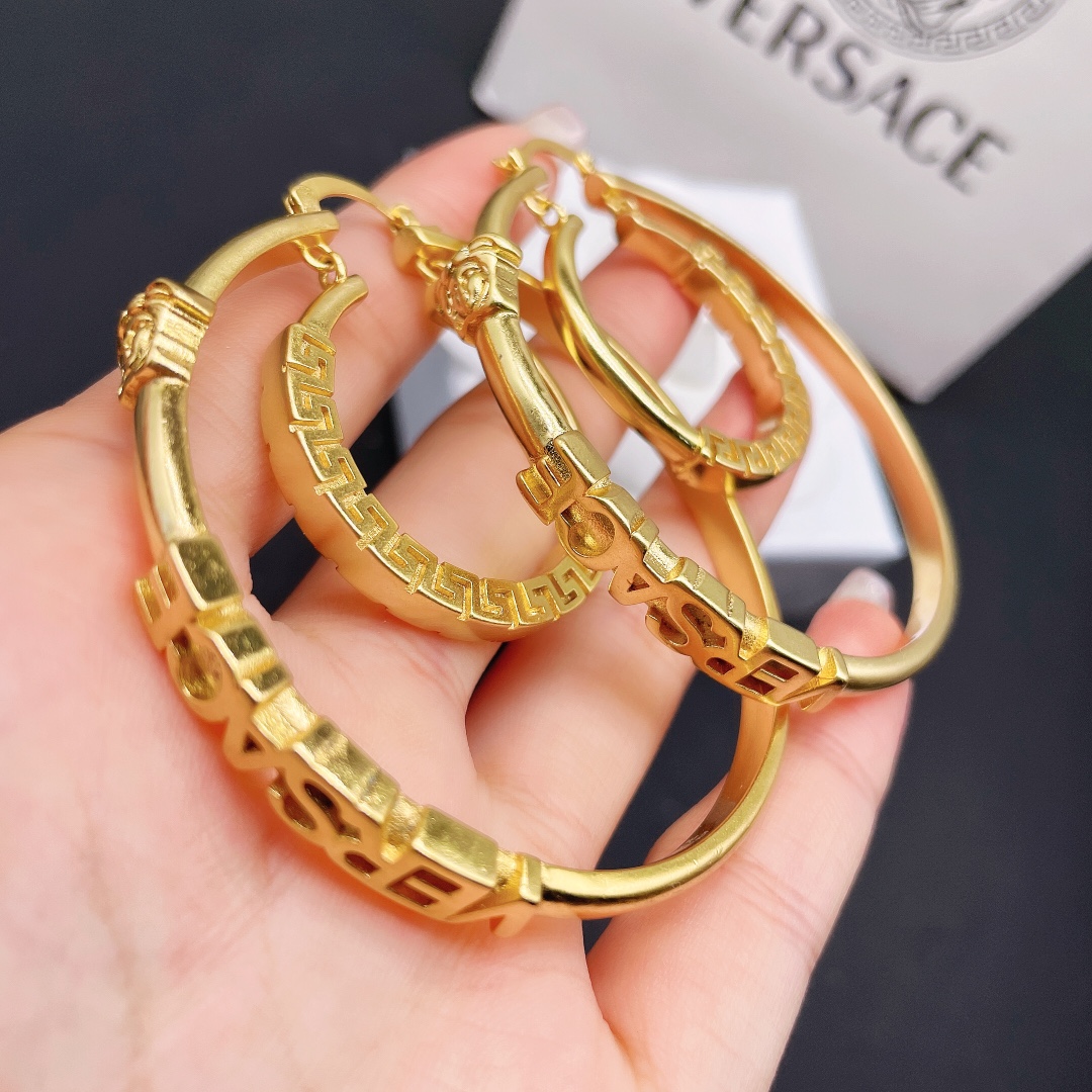 Versace La Medusa Greca Hoop Earrings - DopestKickz
