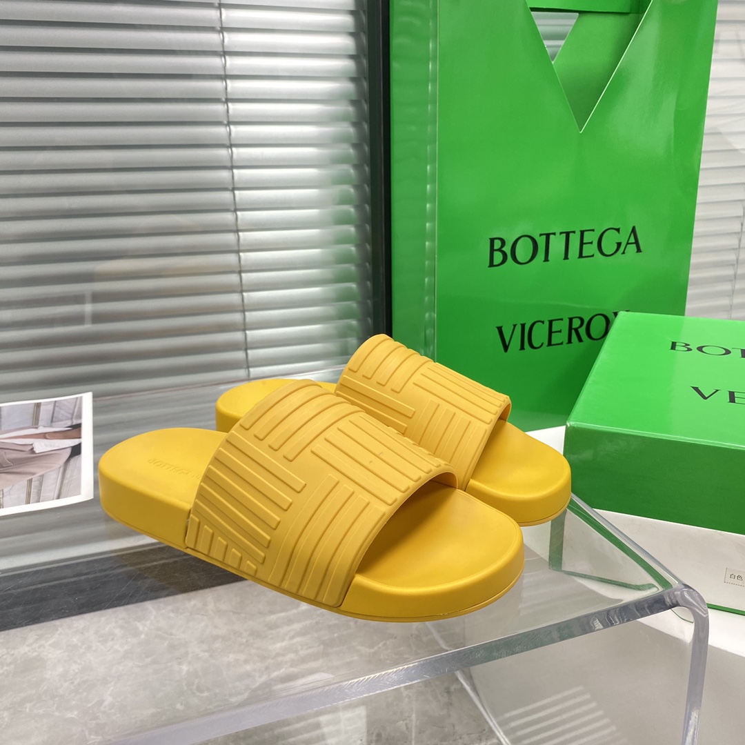 Bottega Veneta Rubber Slides - DopestKickz