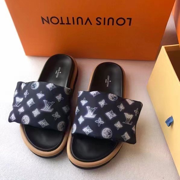 Louis Vuitton Pool Pillow Comfort Mules     1A9SMR - DopestKickz