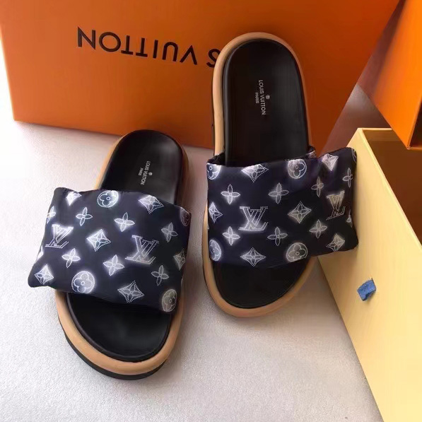 Louis Vuitton Pool Pillow Comfort Mules     1A9SMR - DopestKickz