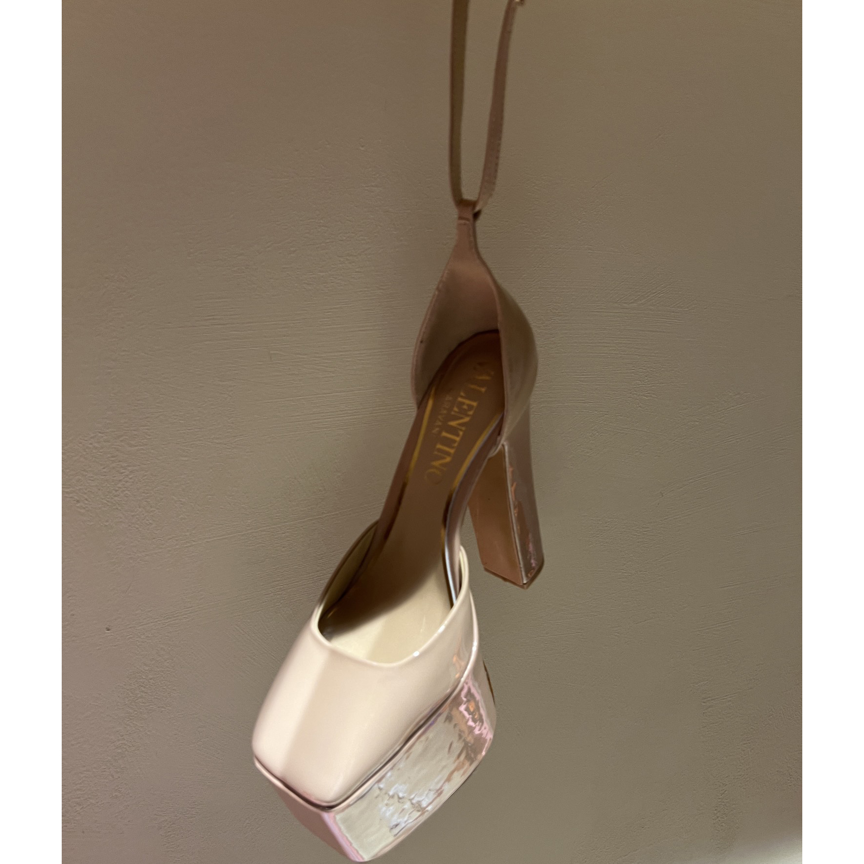 Valenti Garavani Tan-Go Platform Pump In Patent Leather  155 MM - DopestKickz