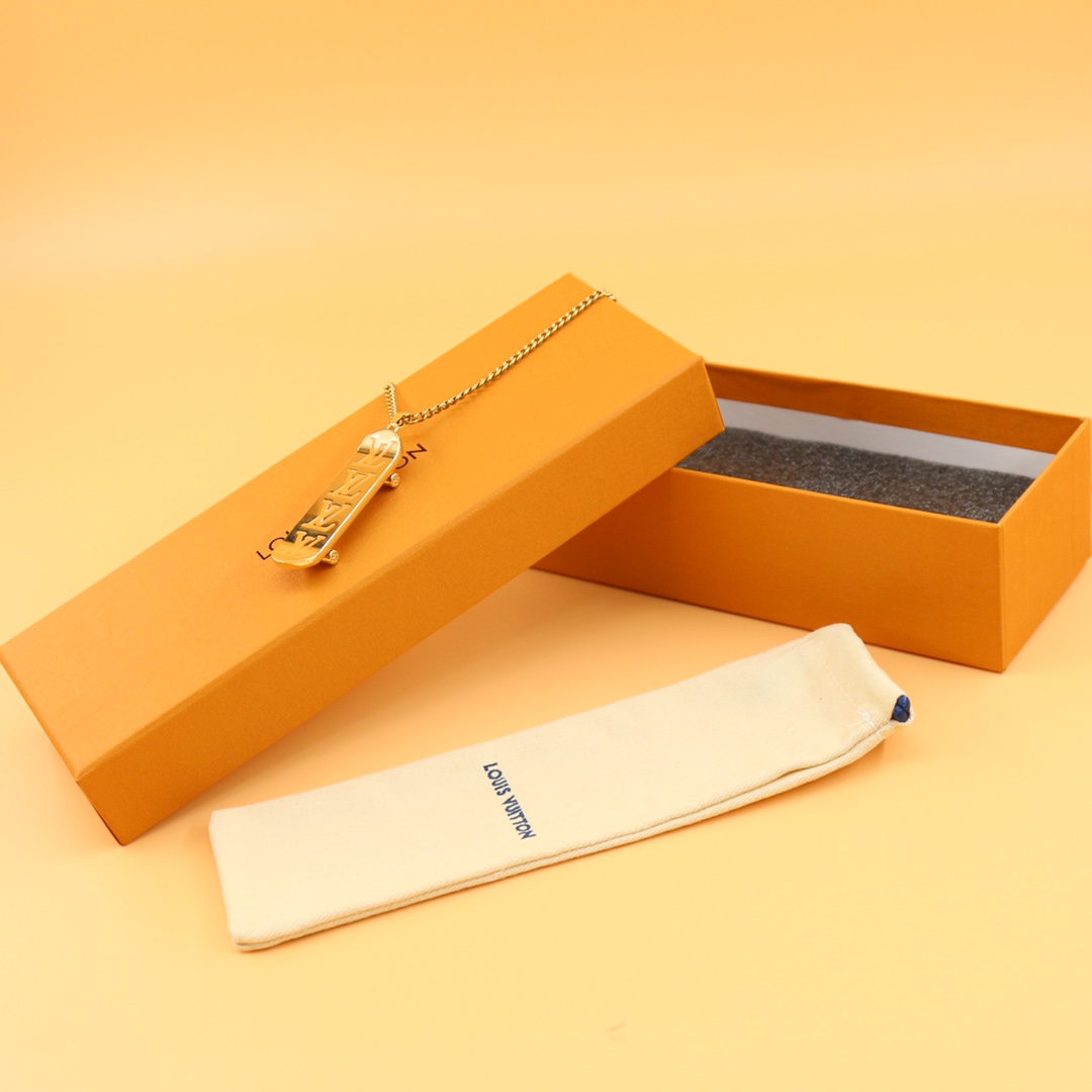 Louis Vuitton LV Skateboard Pendant   MP3276 - DopestKickz