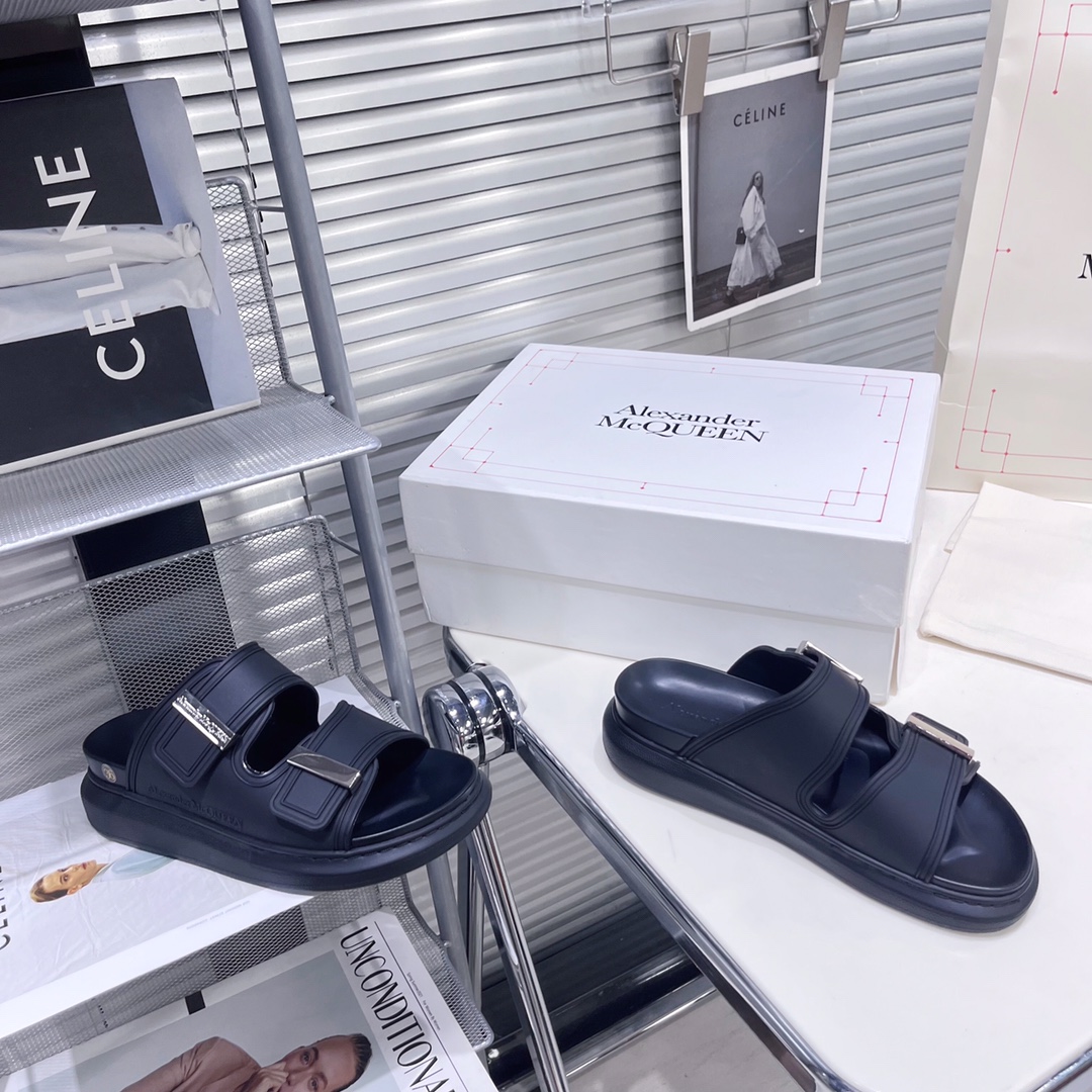 Alexander Mqueen Women's Hybrid Slide In Black/Silver - DopestKickz
