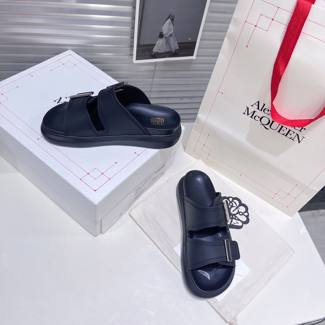 Alexander Mqueen Women's Hybrid Slide In Black/Silver - DopestKickz
