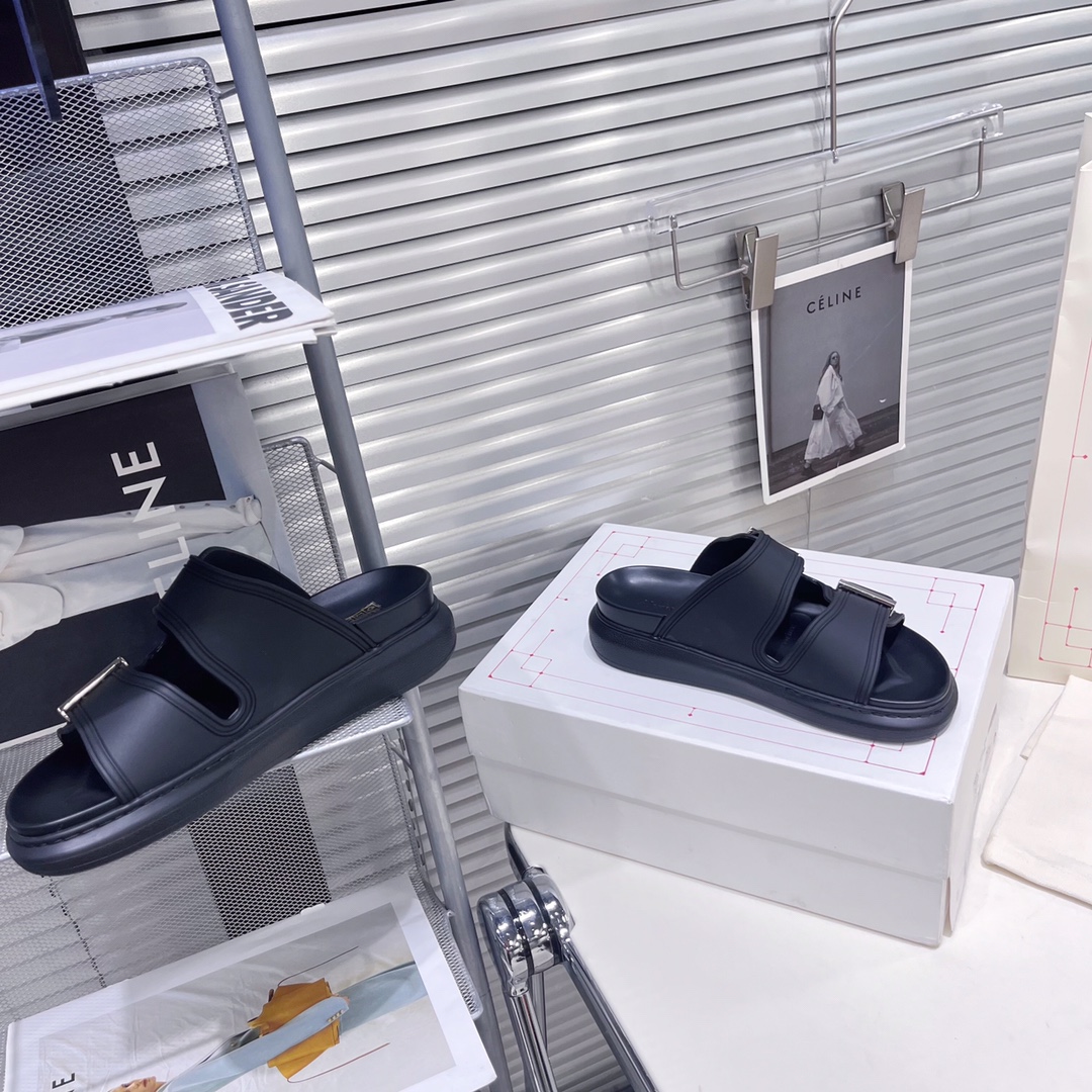 Alexander Mqueen Women's Hybrid Slide In Black/Silver - DopestKickz