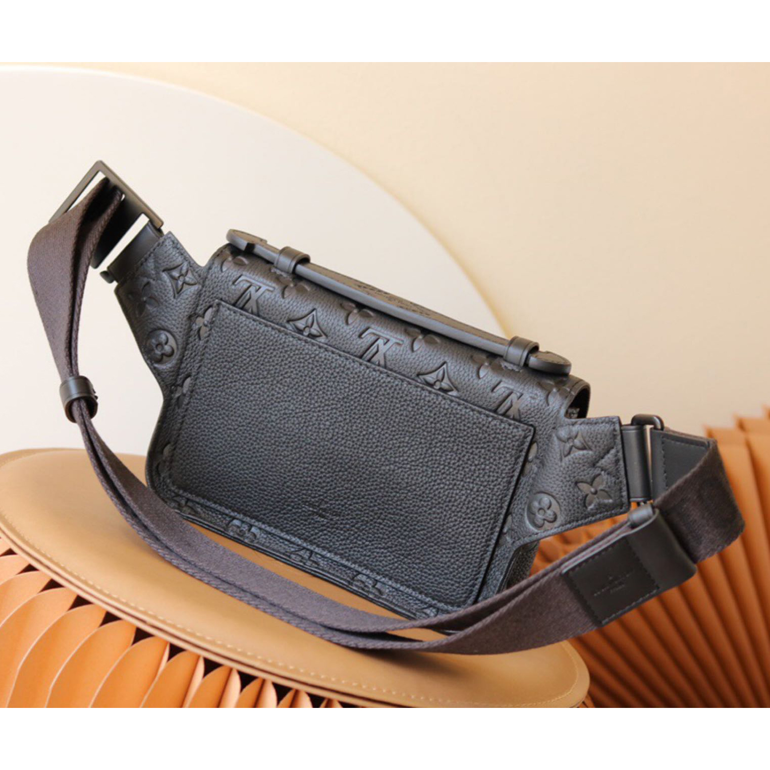 Louis Vuitton S Lock Sling Bag(21-15-4 cm) - DopestKickz