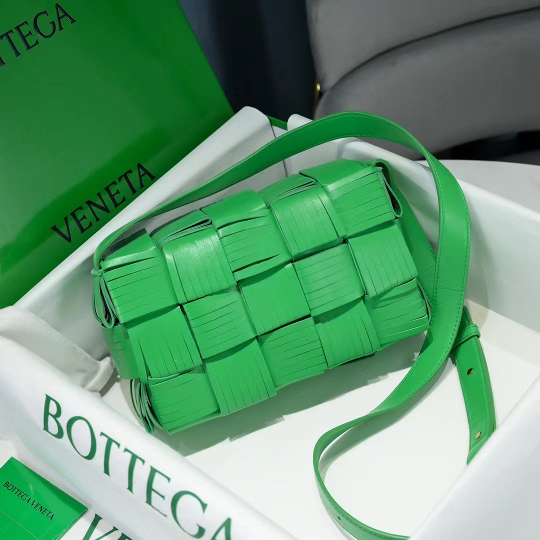Bottega Veneta Cassette Fringed Leather Shoulder Bag(23-15-5.5cm) - DopestKickz