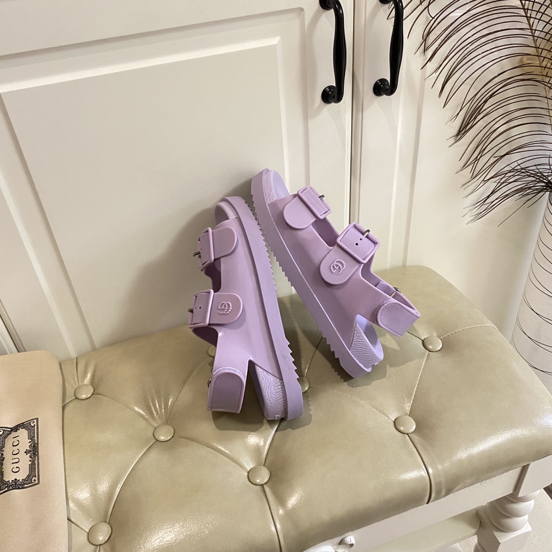 Gucci Women's Sandal With Mini Double G - DopestKickz