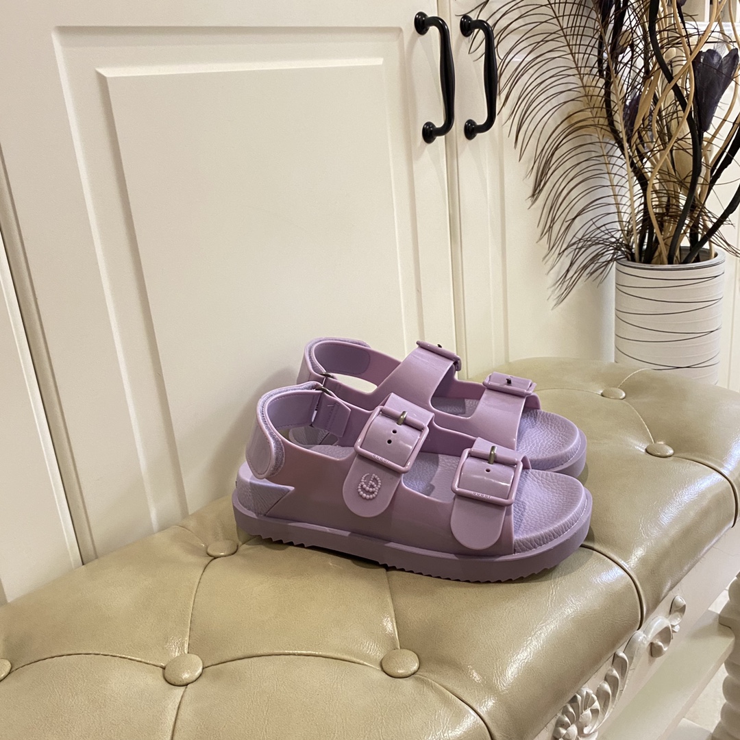 Gucci Women's Sandal With Mini Double G - DopestKickz