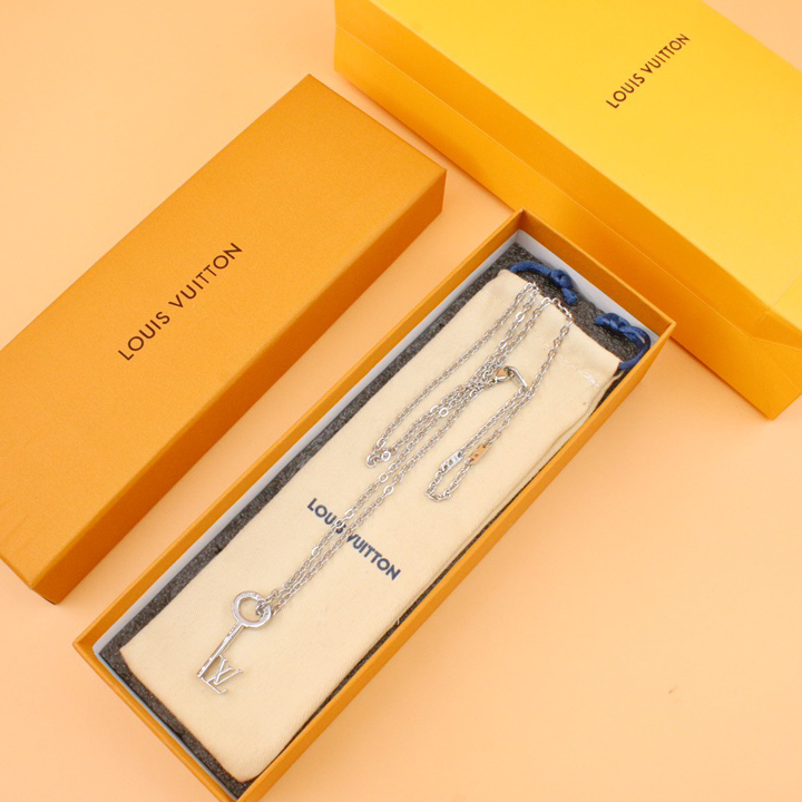 Louis Vuitton LV Key Pendant     M00678 - DopestKickz