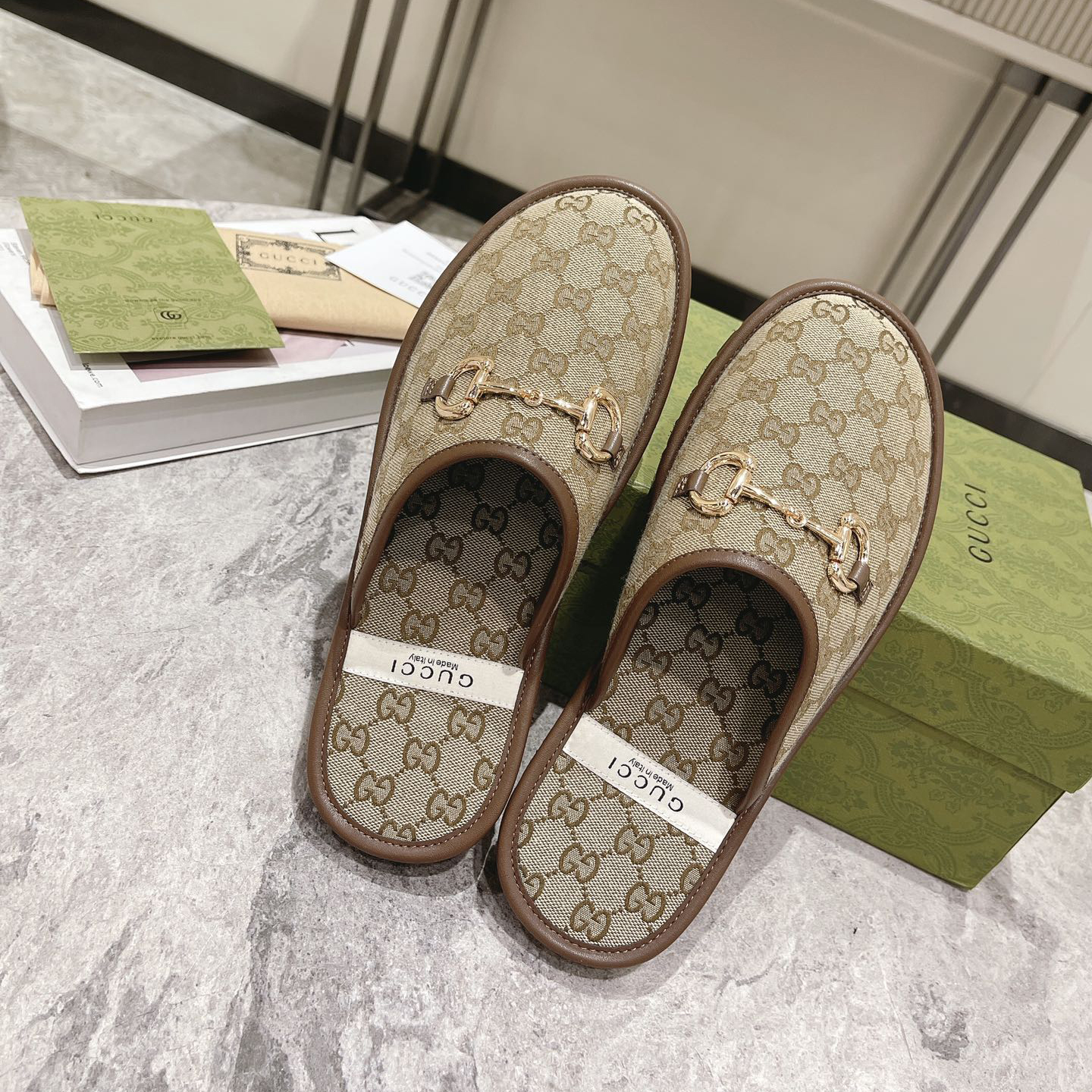 Gucci Men's Slipper With Horsebit - DopestKickz