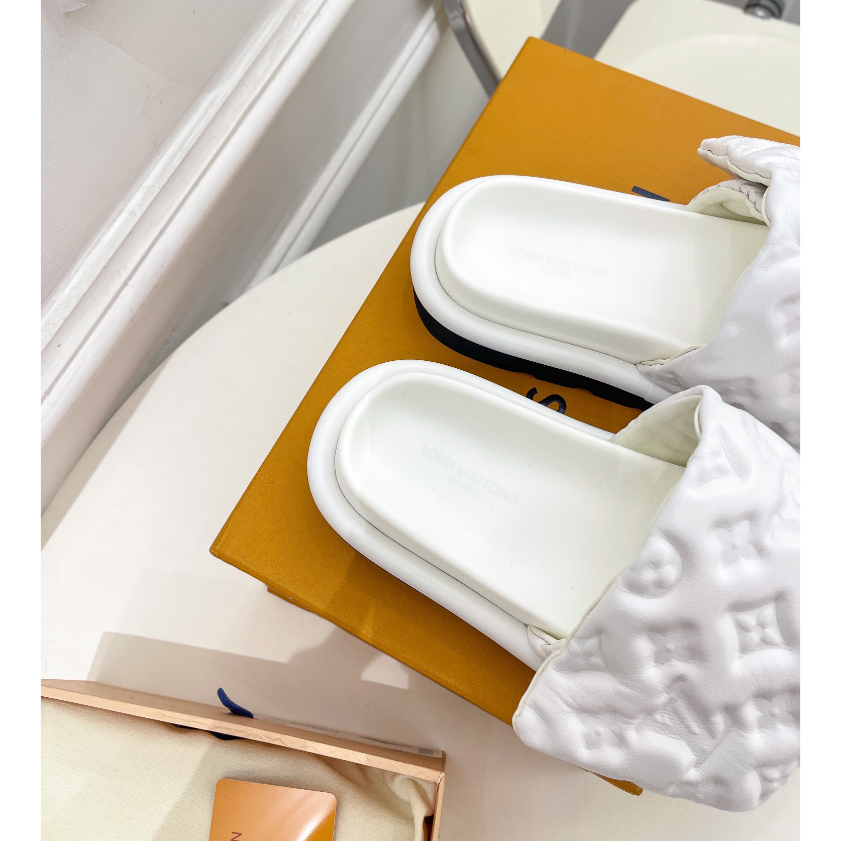 Louis Vuitton Pool Pillow Comfort Mule    1AABKV - DopestKickz