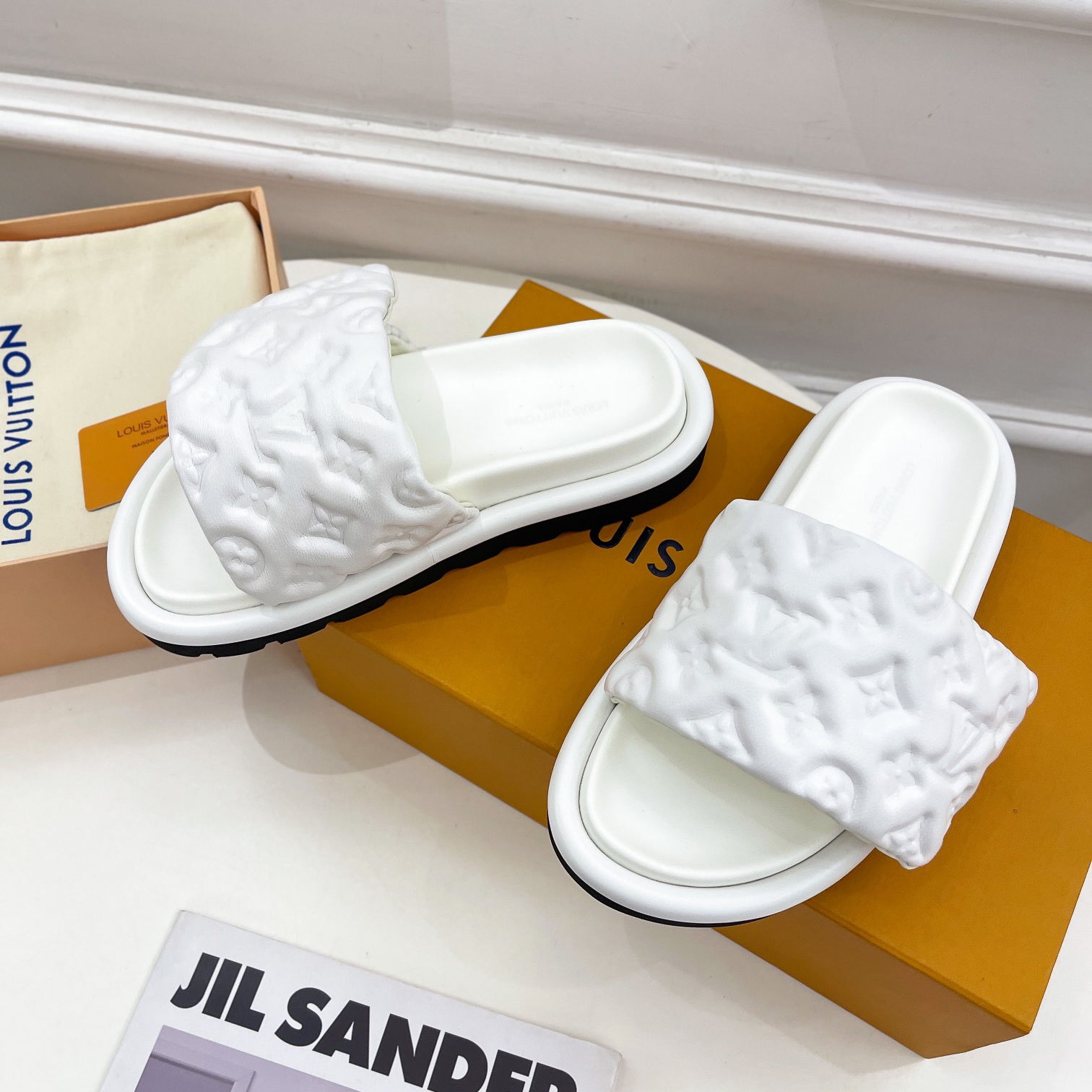 Louis Vuitton Pool Pillow Comfort Mule    1AABKV - DopestKickz