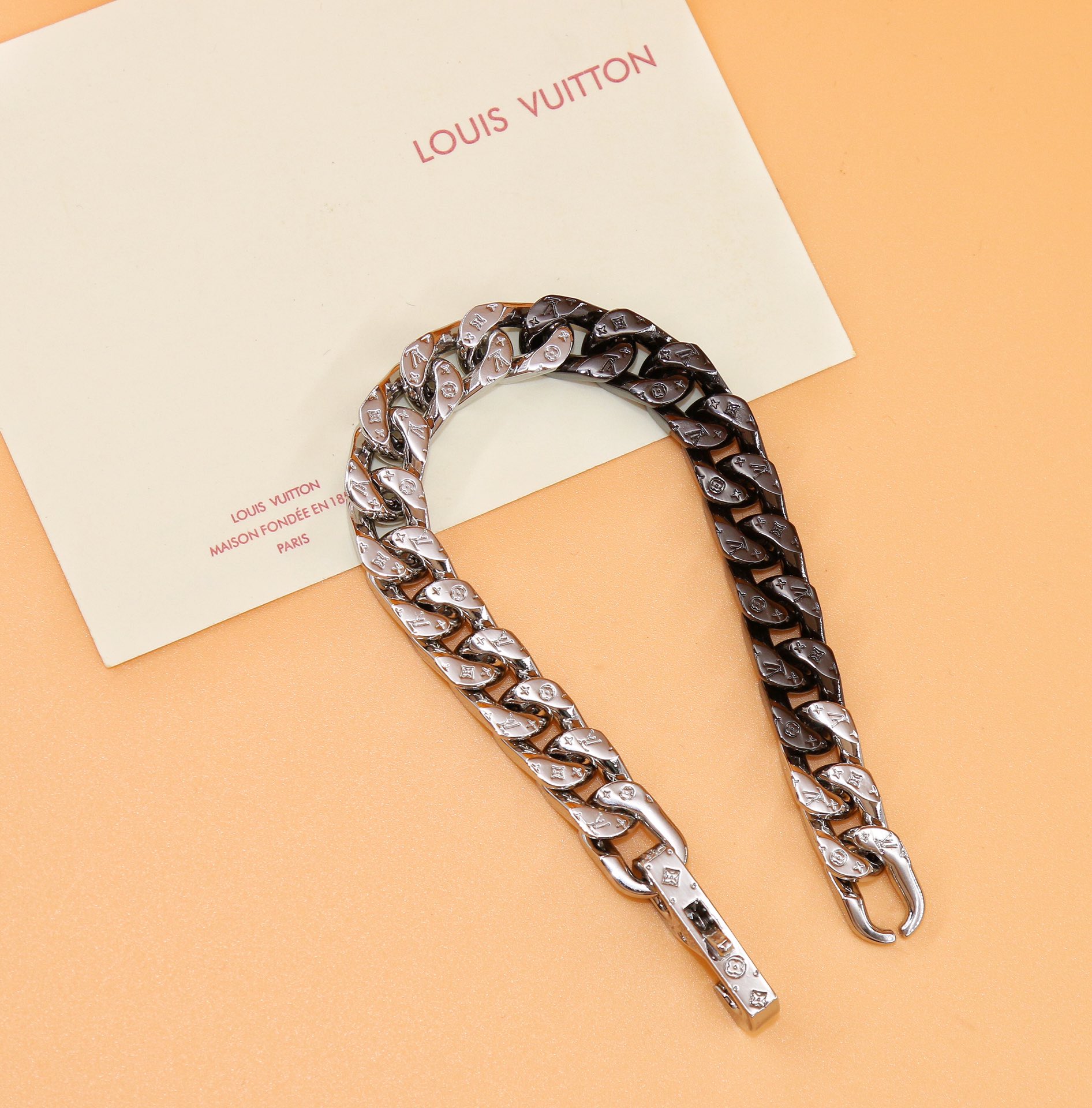 Louis Vuitton LV Chain Links Bracelet  21cm   M68273 - DopestKickz
