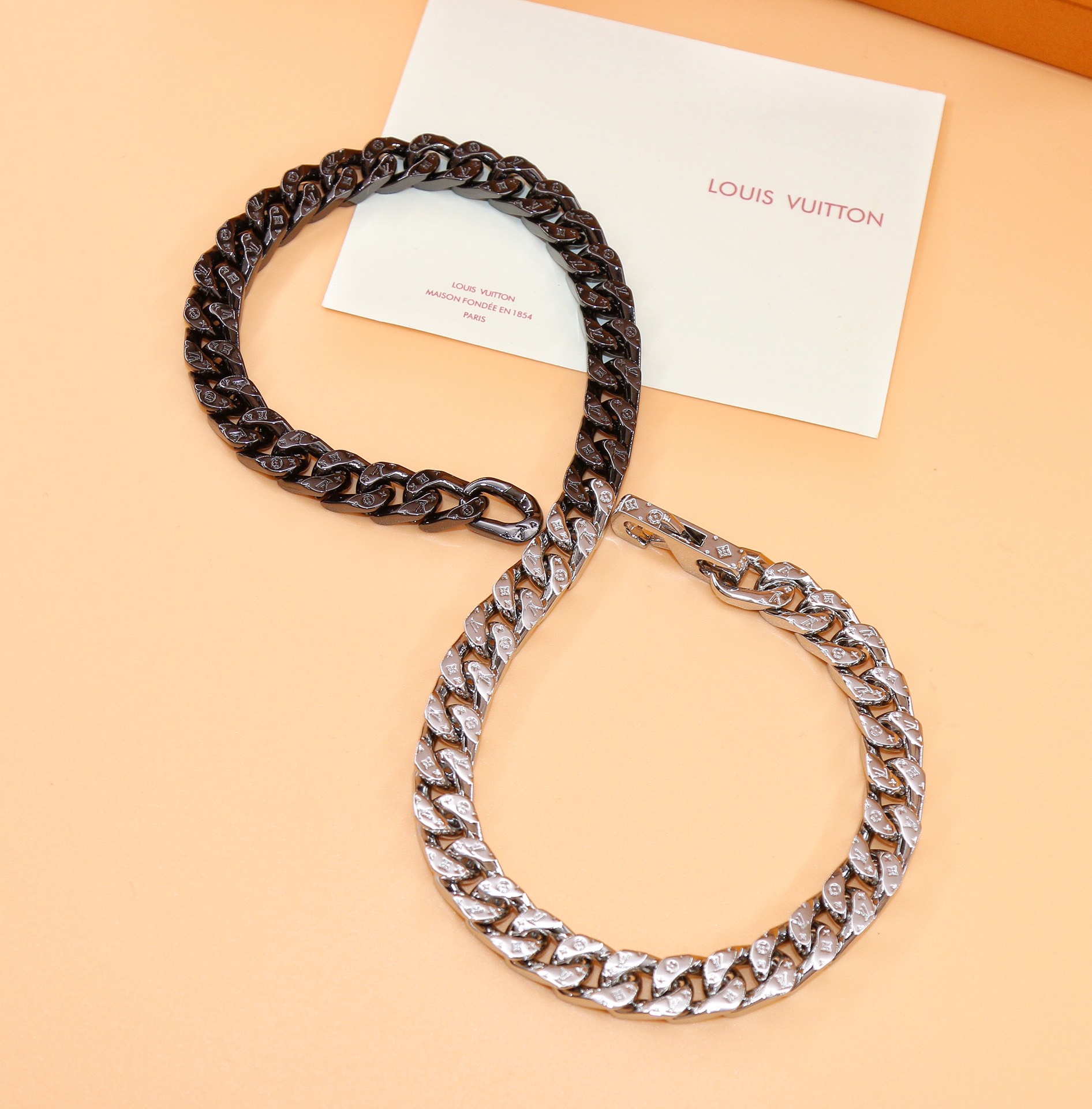 Louis Vuitton LV Chain Links Necklace   50cm    - DopestKickz