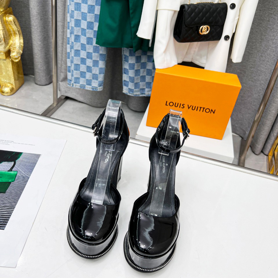 Louis Vuitton Fame Platform Pump     1AABZI - DopestKickz
