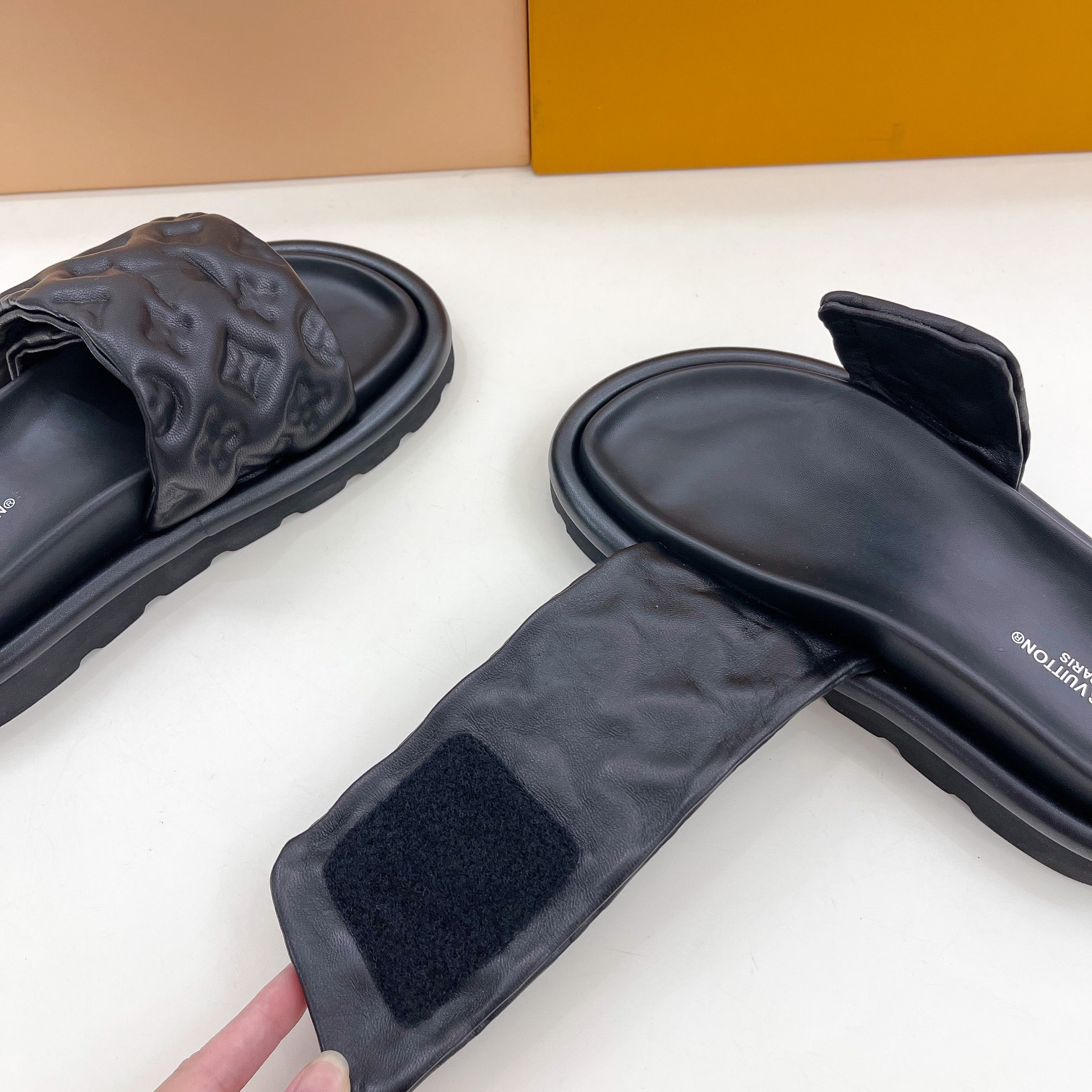Louis Vuitton Pool Pillow Comfort Mule    1AABKM - DopestKickz
