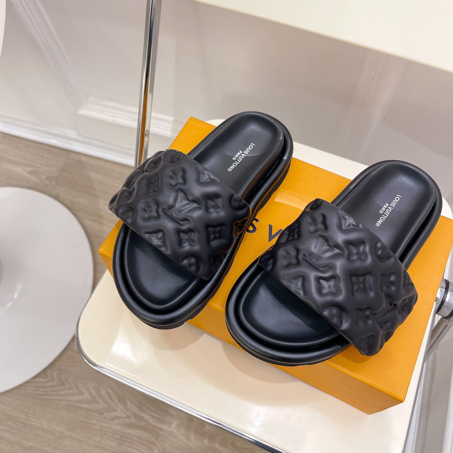 Louis Vuitton Pool Pillow Comfort Mule    1AABKM - DopestKickz