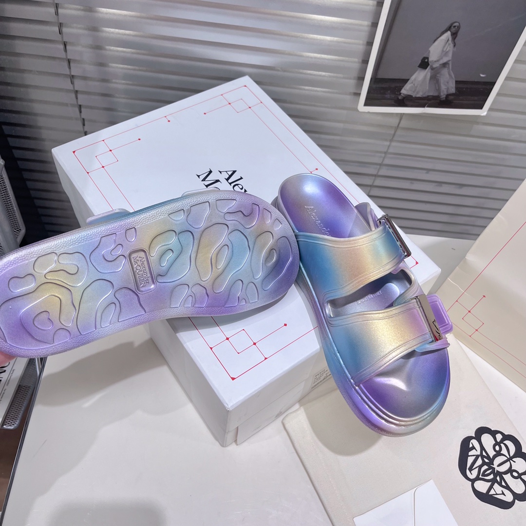 Alexander Mqueen Women's Oversized Hybrid Slide In Silver - DopestKickz