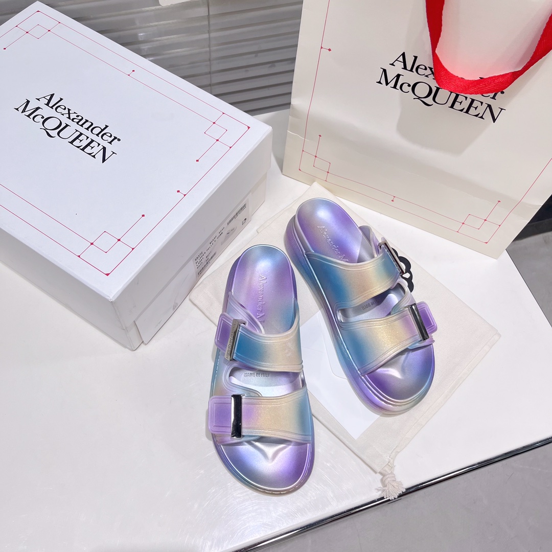 Alexander Mqueen Women's Oversized Hybrid Slide In Silver - DopestKickz
