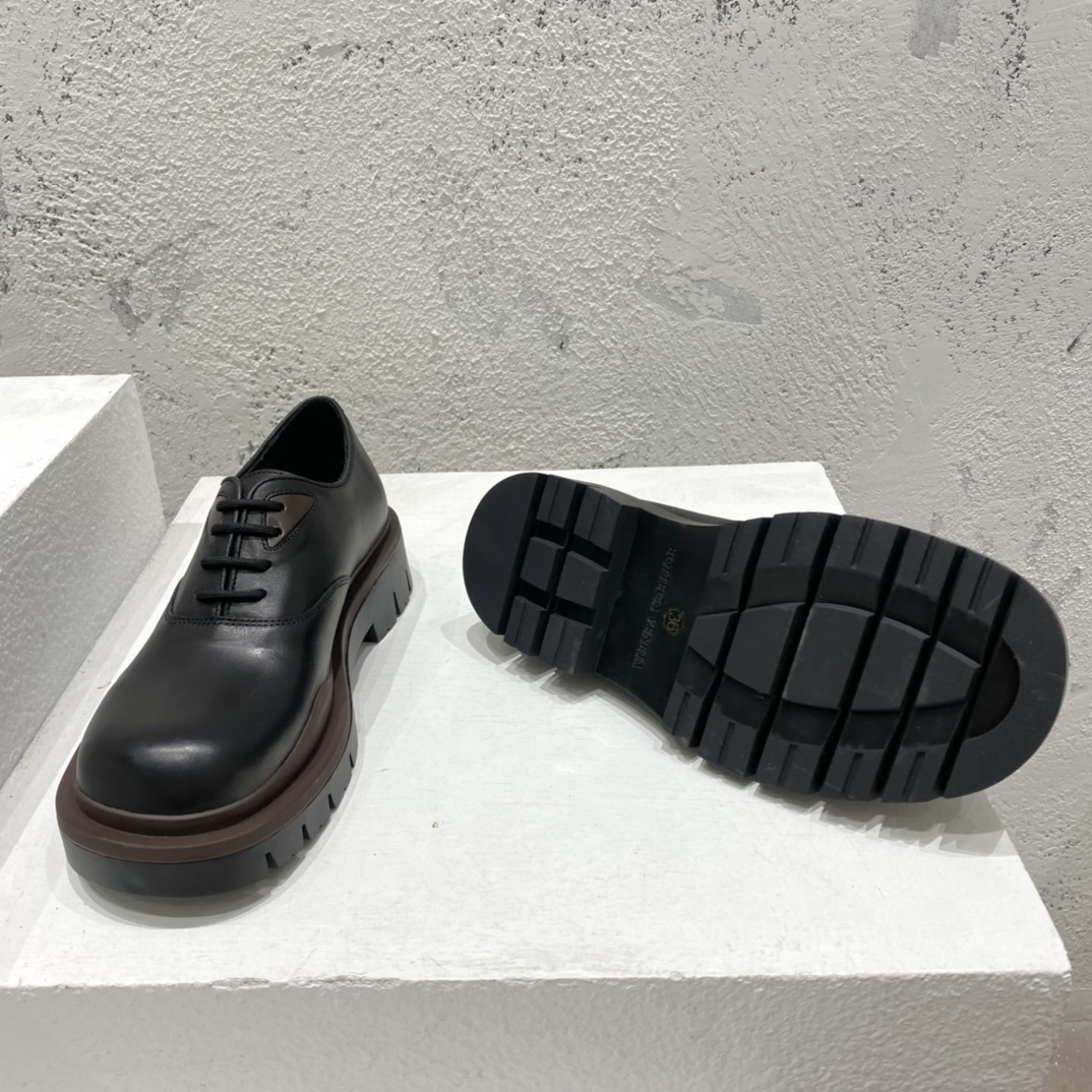 Bottega Veneta Vegetally-Tanned Leather Lace-Up Shoes - DopestKickz