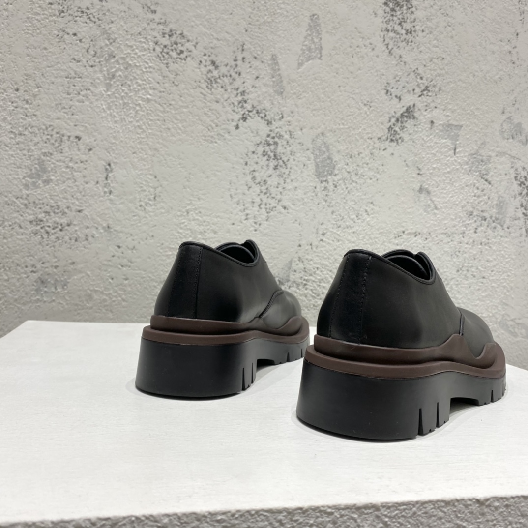 Bottega Veneta Vegetally-Tanned Leather Lace-Up Shoes - DopestKickz