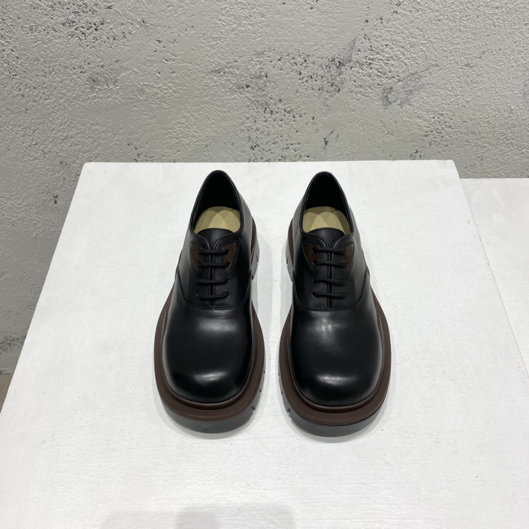 Bottega Veneta Vegetally-Tanned Leather Lace-Up Shoes - DopestKickz