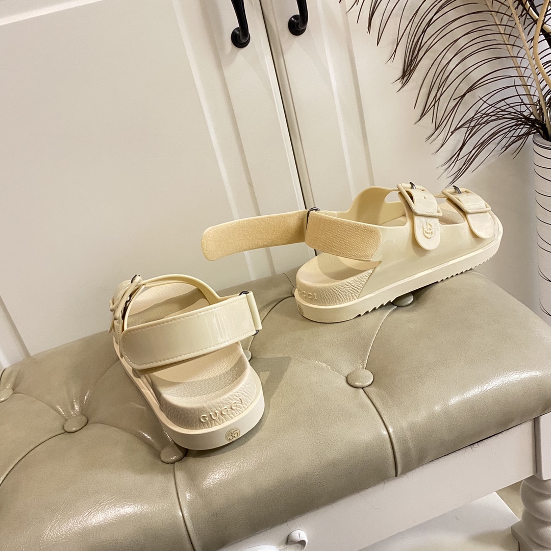 Gucci Women's Sandal With Mini Double G - DopestKickz