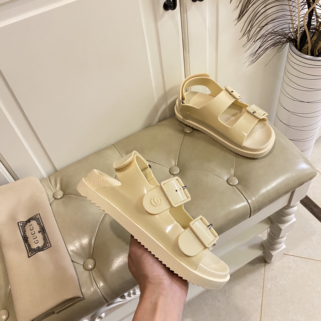 Gucci Women's Sandal With Mini Double G - DopestKickz