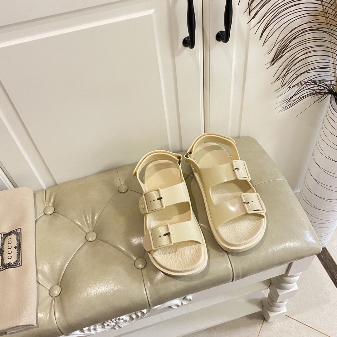 Gucci Women's Sandal With Mini Double G - DopestKickz