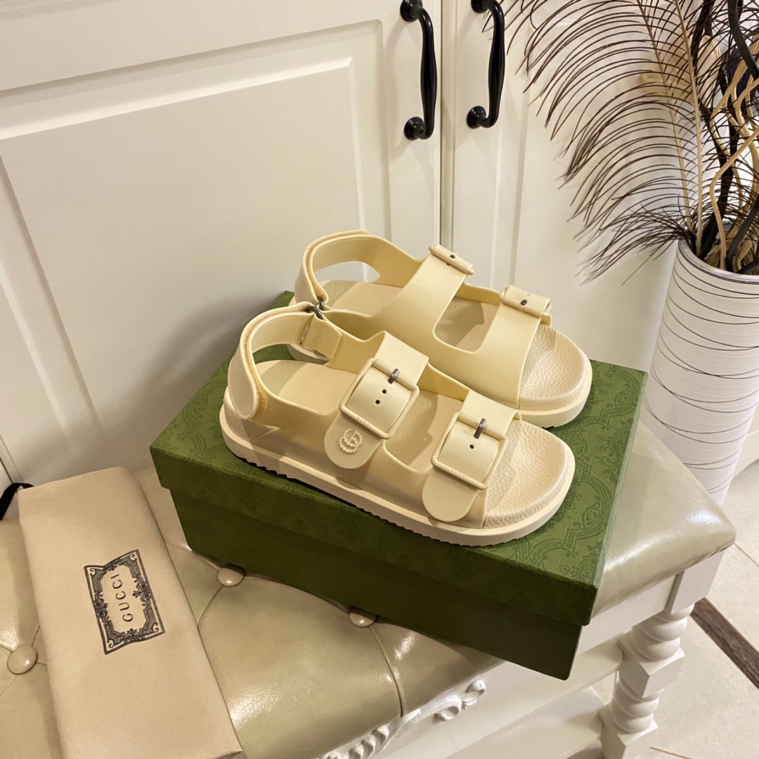 Gucci Women's Sandal With Mini Double G - DopestKickz