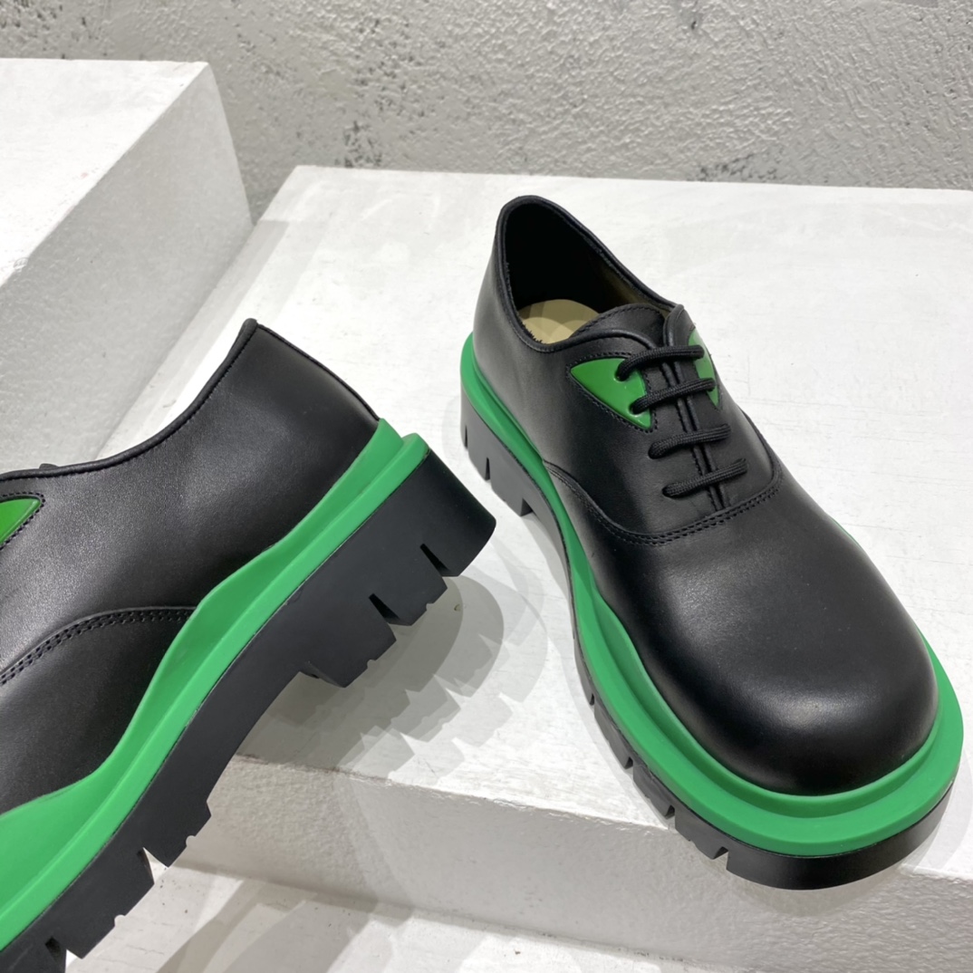 Bottega Veneta Vegetally-Tanned Leather Lace-Up Shoes - DopestKickz