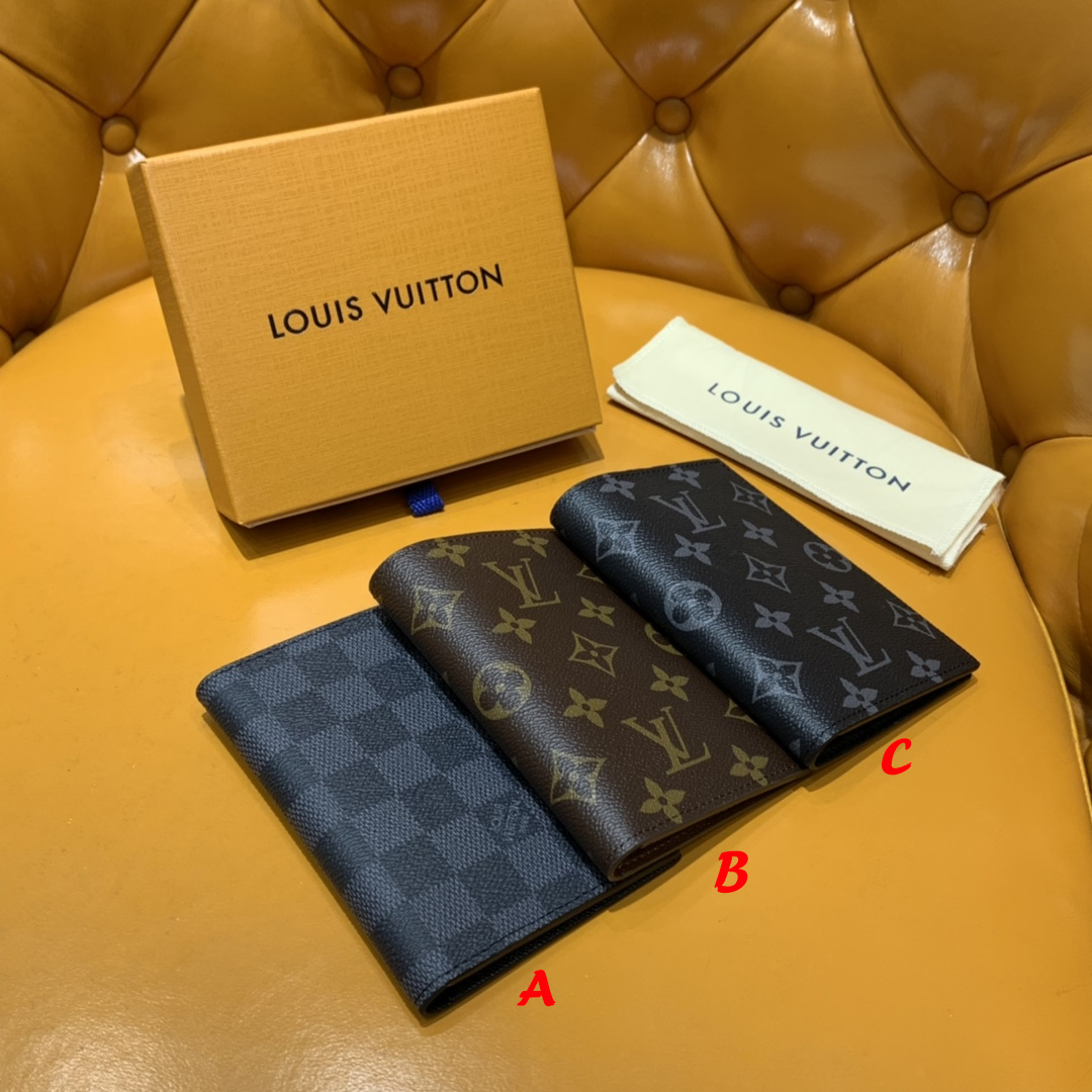 Louis Vuitton Passport Cover(10-14-2.5cm) - DopestKickz