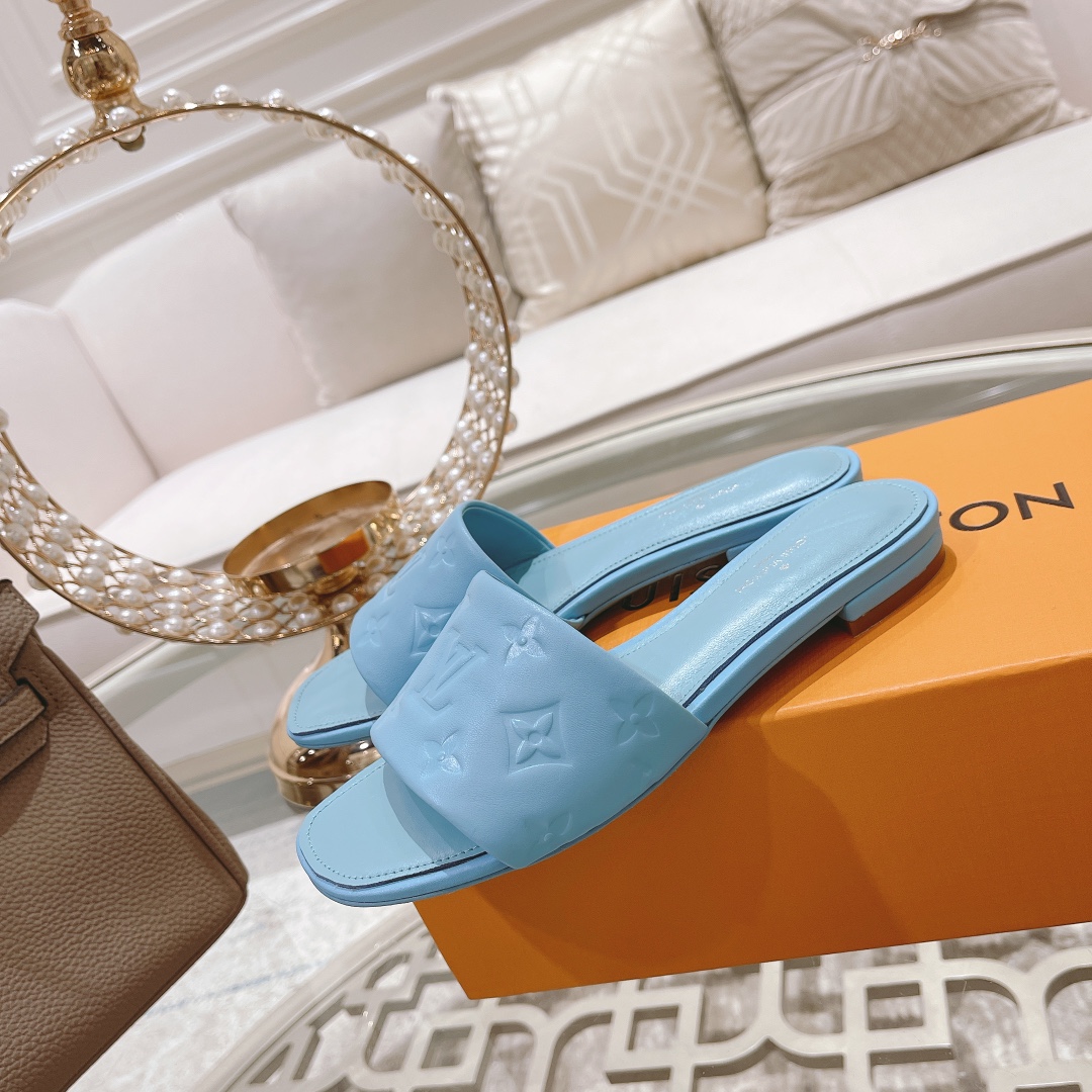 Louis Vuitton Revival Flat Mule     1A9P7D - DopestKickz