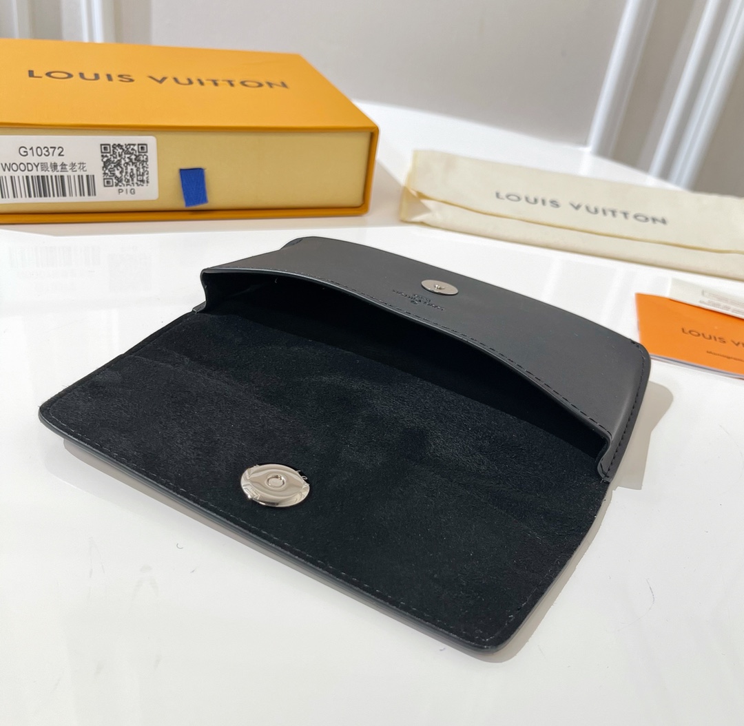 Louis Vuitton Woody Glasses Case   GI0296 - DopestKickz