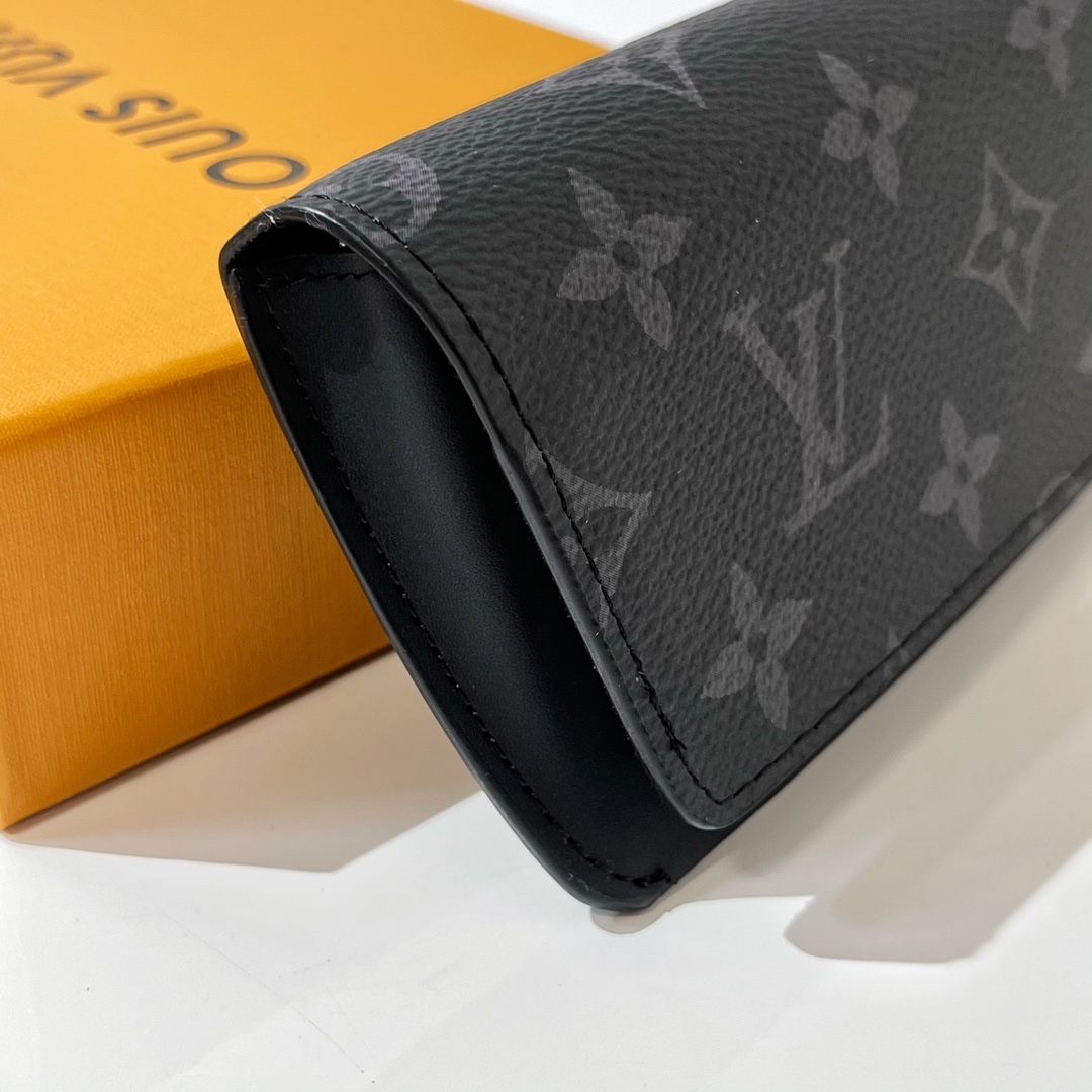 Louis Vuitton Woody Glasses Case   GI0296 - DopestKickz