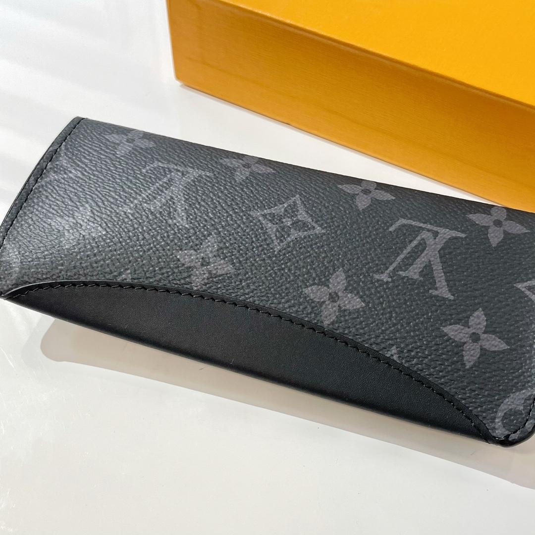 Louis Vuitton Woody Glasses Case   GI0296 - DopestKickz